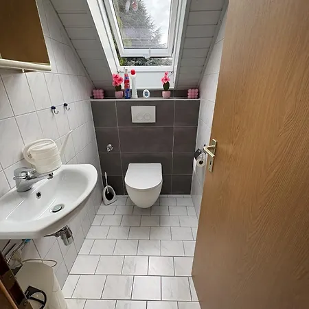 Cozy, Fully Furnished In Mettmann-sued *
